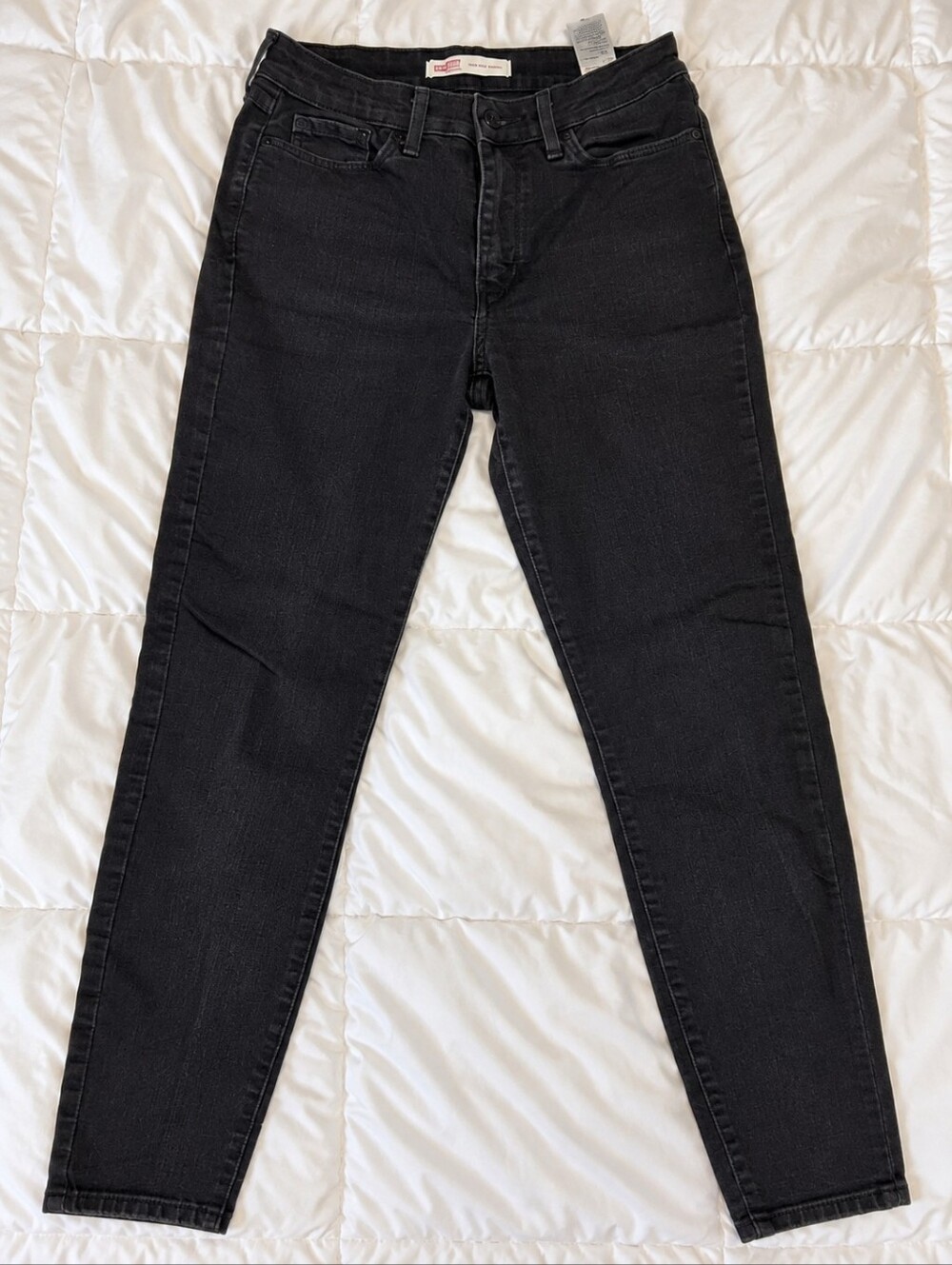 LEVIS SIGNATURE Washed Black High Rise Jeans.